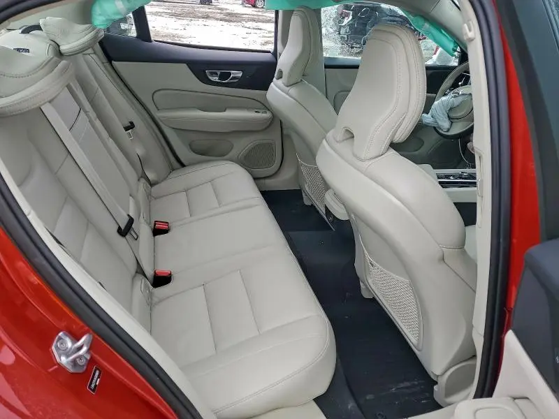 2019 VOLVO S60 T6 MOMENTUM  