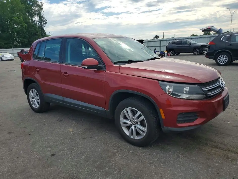 2013 VOLKSWAGEN TIGUAN S  