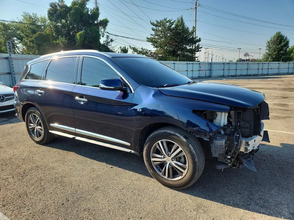 2019 INFINITI QX60 LUXE  