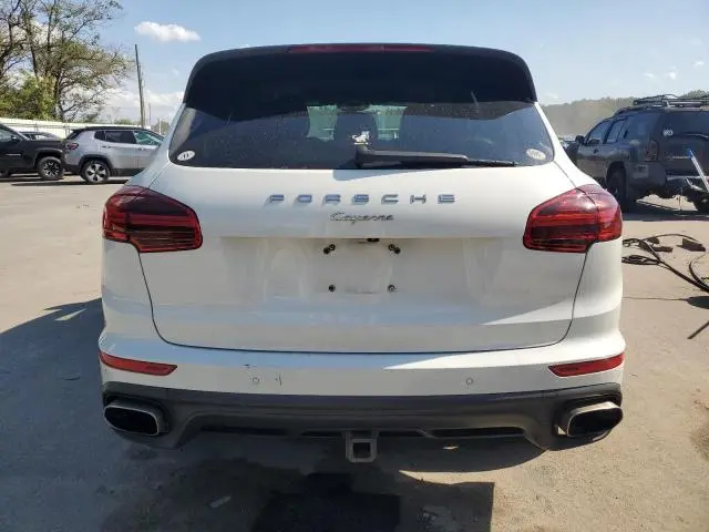 2016 PORSCHE CAYENNE   