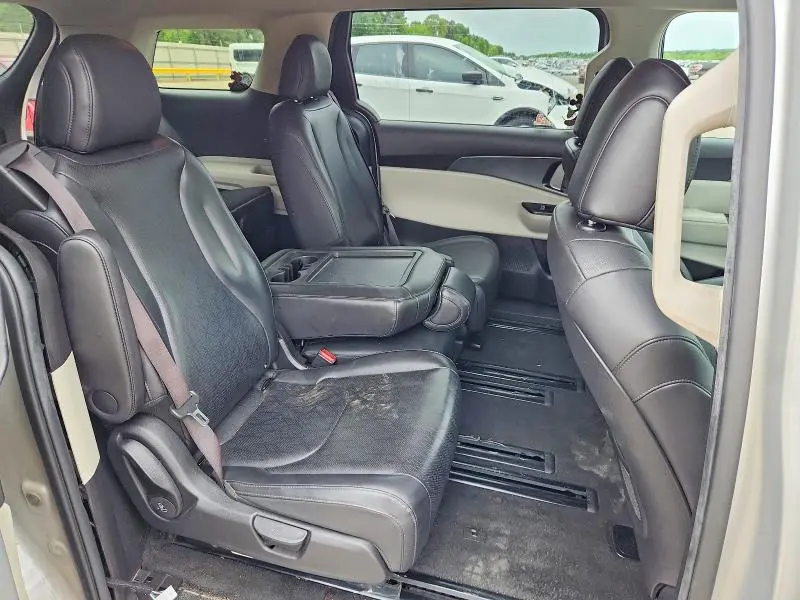 2023 KIA CARNIVAL LX  