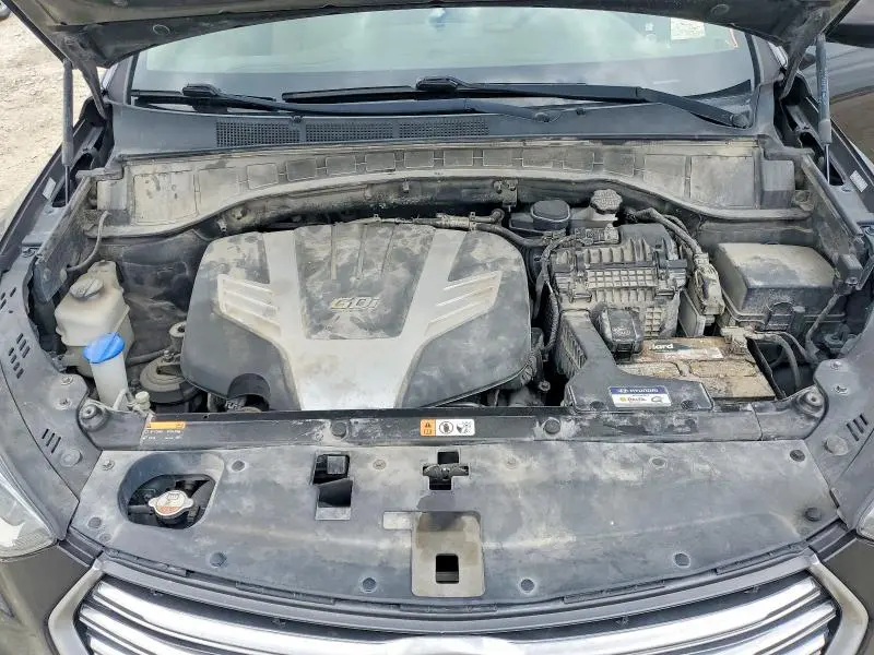 2017 HYUNDAI SANTA FE SE  