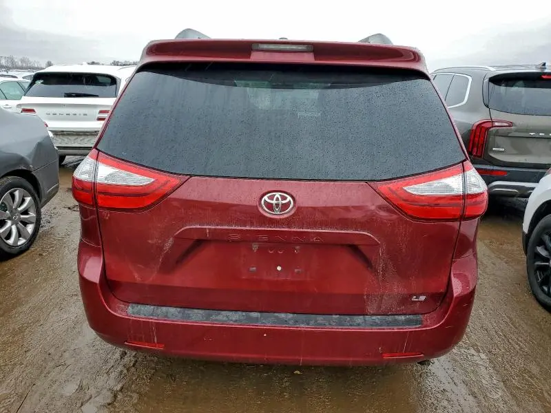 2015 TOYOTA SIENNA LE  