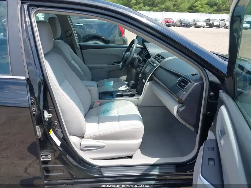 2016 TOYOTA CAMRY LE