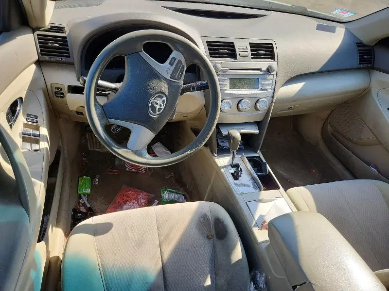 2011 TOYOTA CAMRY LE  