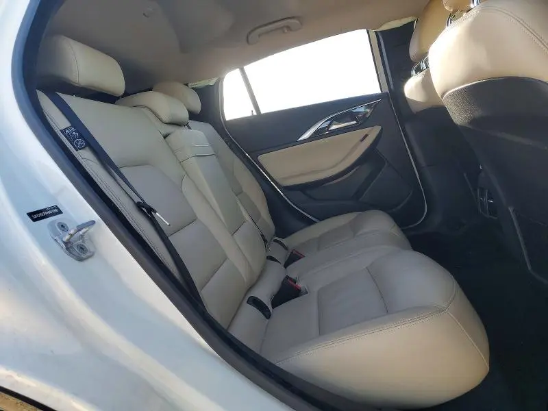 2017 INFINITI QX30 BASE  