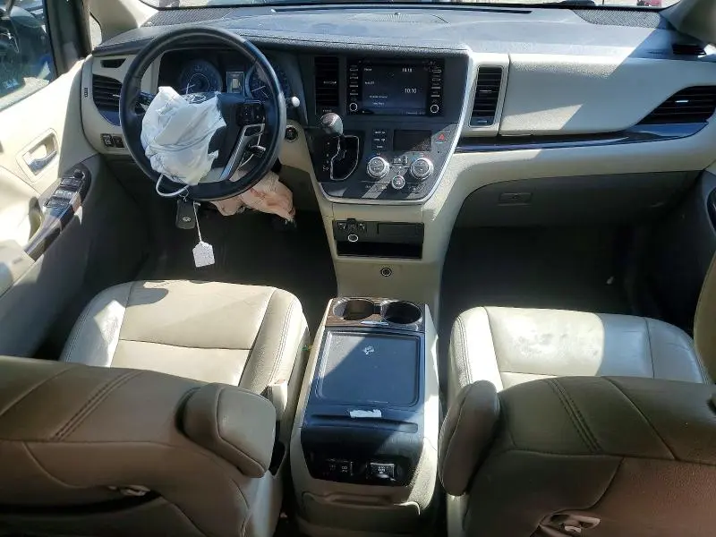 2020 TOYOTA SIENNA XLE 8-PASSENGER  