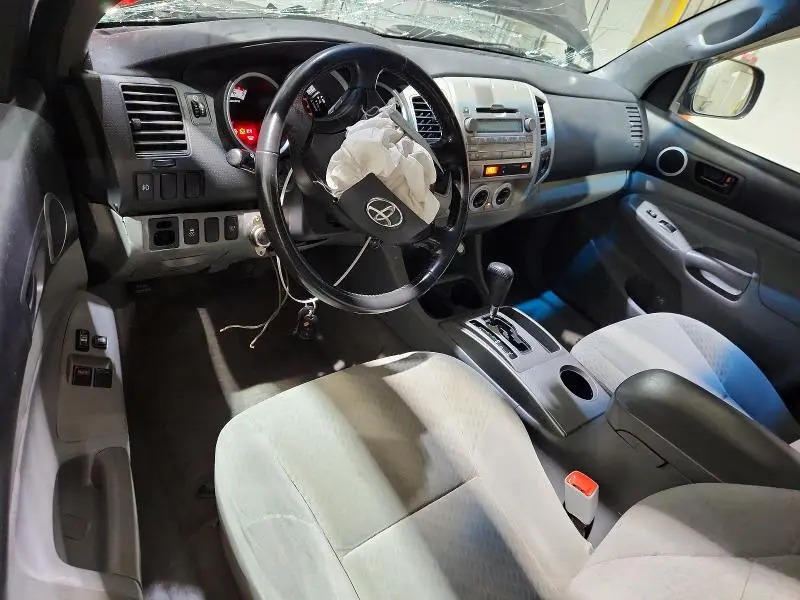 2011 TOYOTA TACOMA V6  