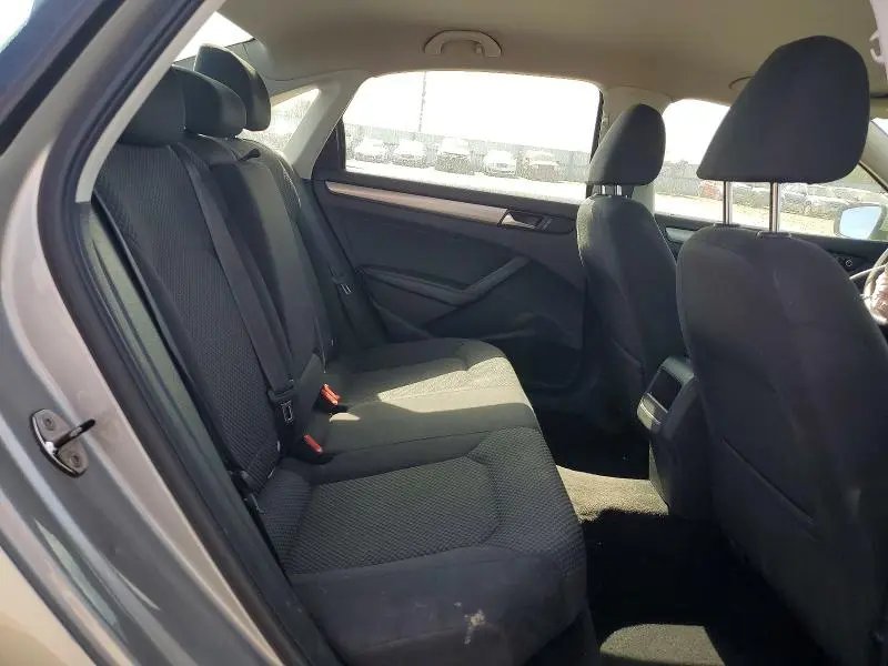 2013 VOLKSWAGEN PASSAT S  