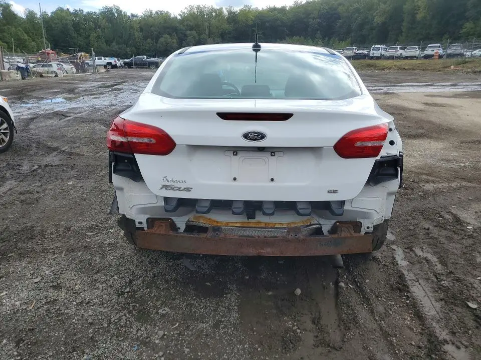 2017 FORD FOCUS SE  