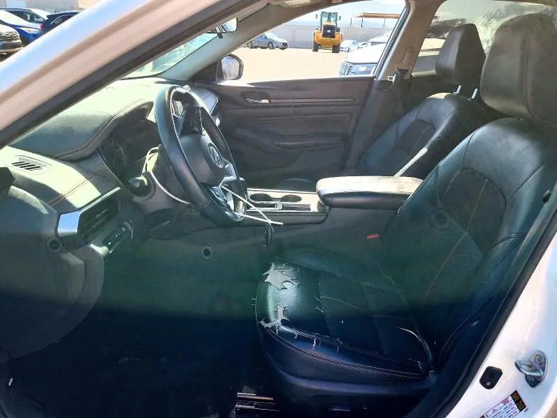 2021 NISSAN ALTIMA SR  