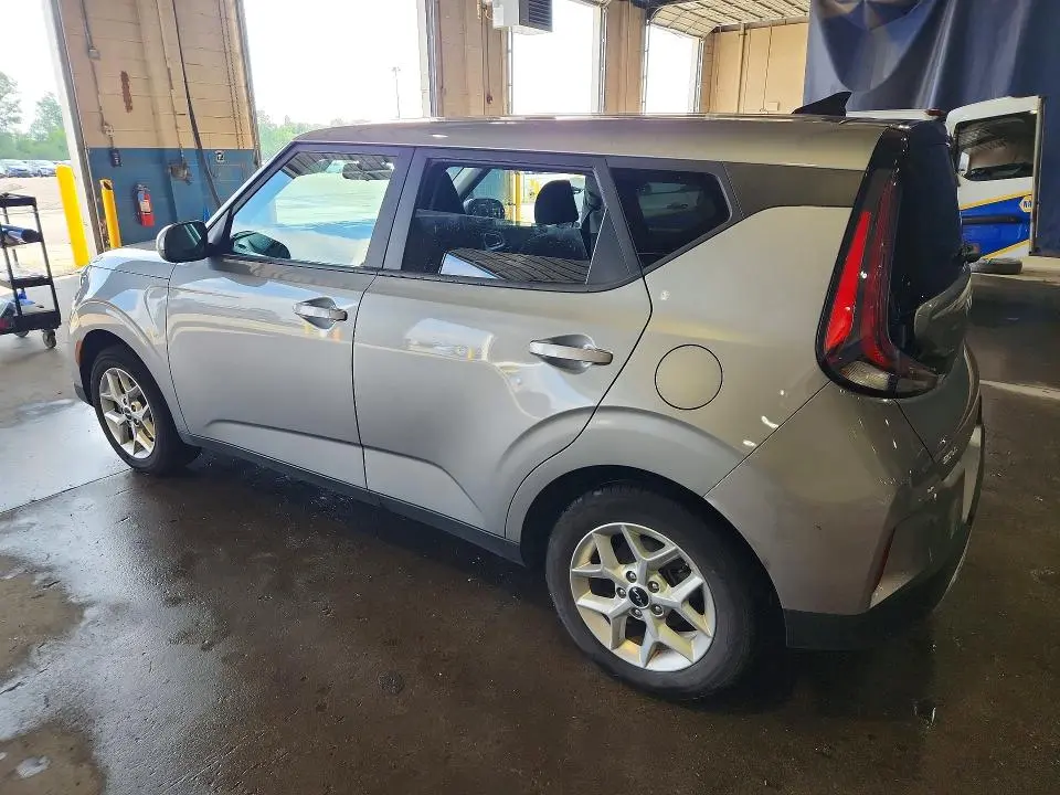 2023 KIA SOUL LX  