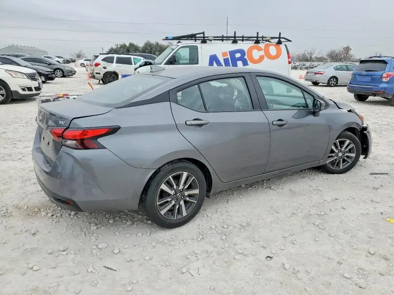 2021 NISSAN VERSA SV  