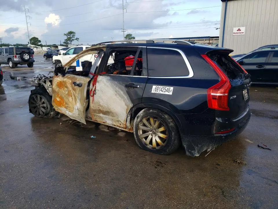 2016 VOLVO XC90 T6  