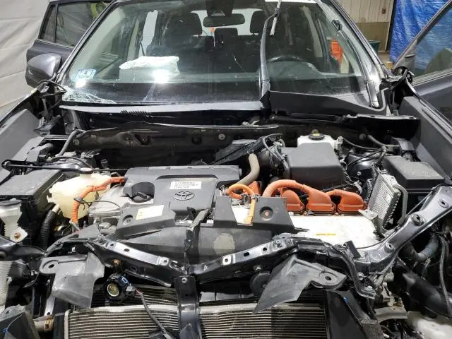 2017 TOYOTA RAV4 HV LE  