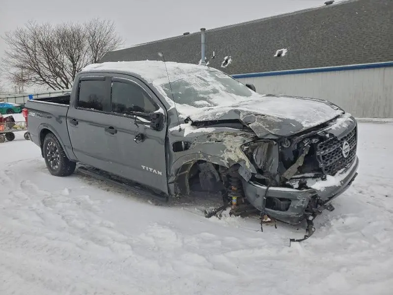2017 NISSAN TITAN SV  