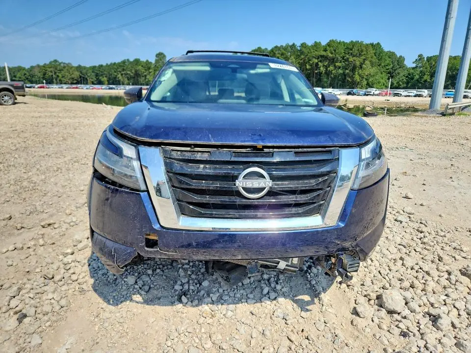 2022 NISSAN PATHFINDER SV  