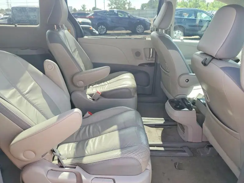 2011 TOYOTA SIENNA LIMITED 7-PASSENGER  