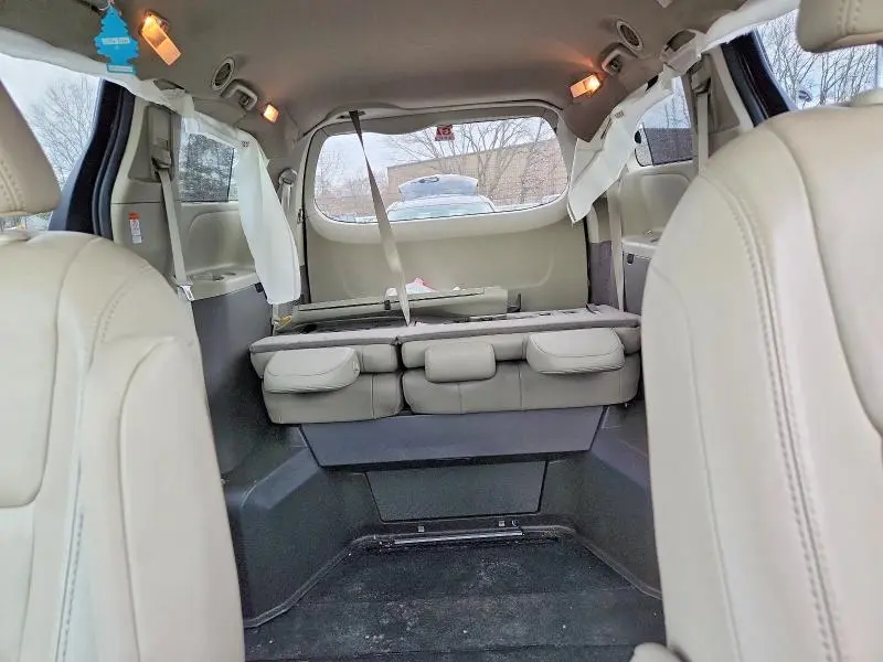 2020 TOYOTA SIENNA XLE 8-PASSENGER  