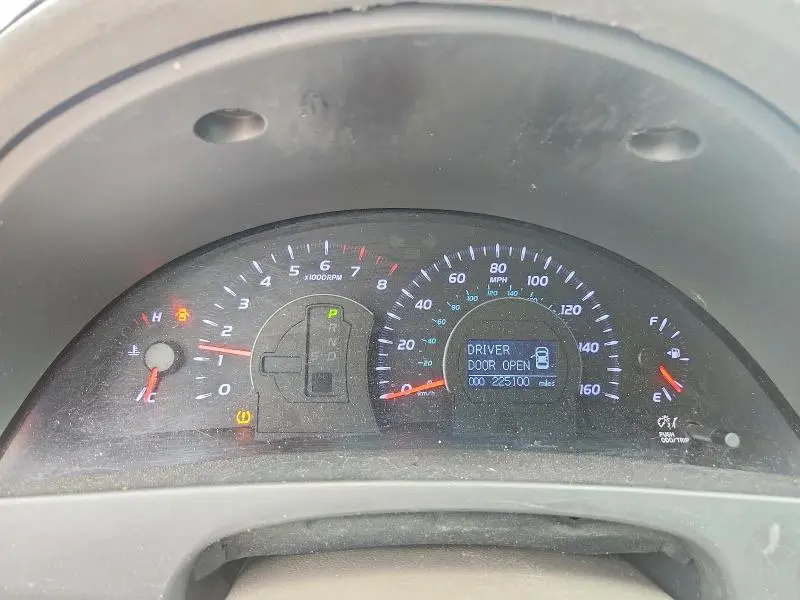 2011 TOYOTA CAMRY XLE V6  