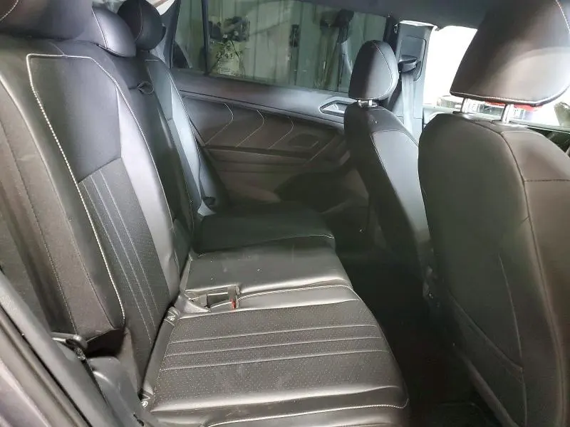 2022 VOLKSWAGEN TIGUAN SE R-LINE BLACK  