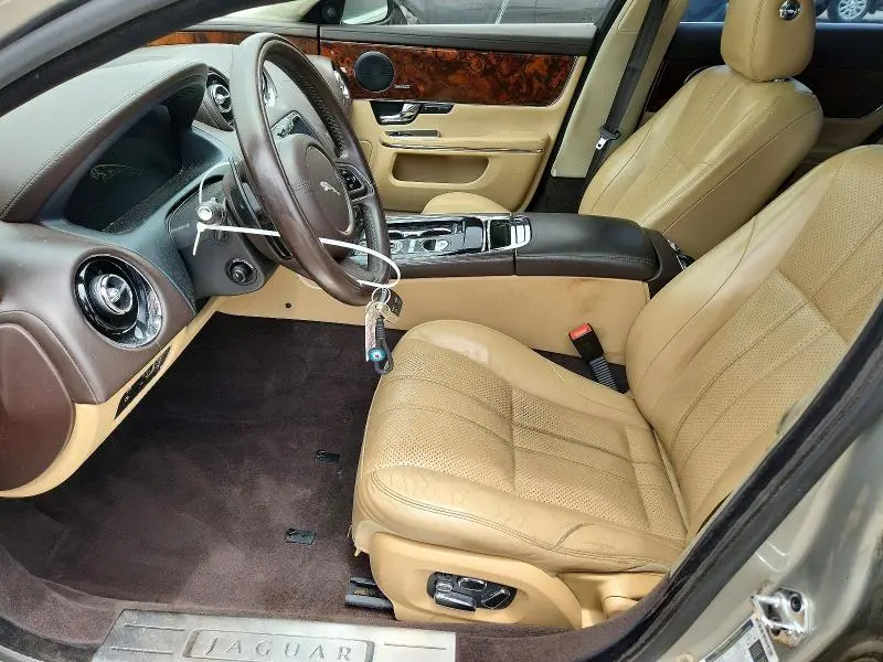 2013 JAGUAR XJ   