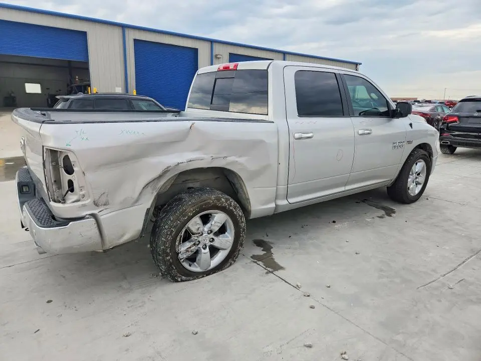 2017 RAM 1500 SLT  
