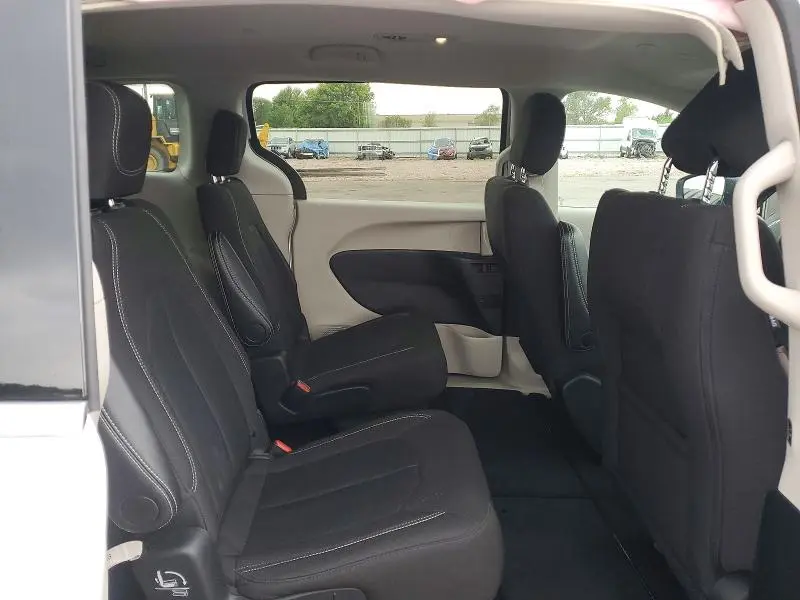 2024 CHRYSLER VOYAGER LX  
