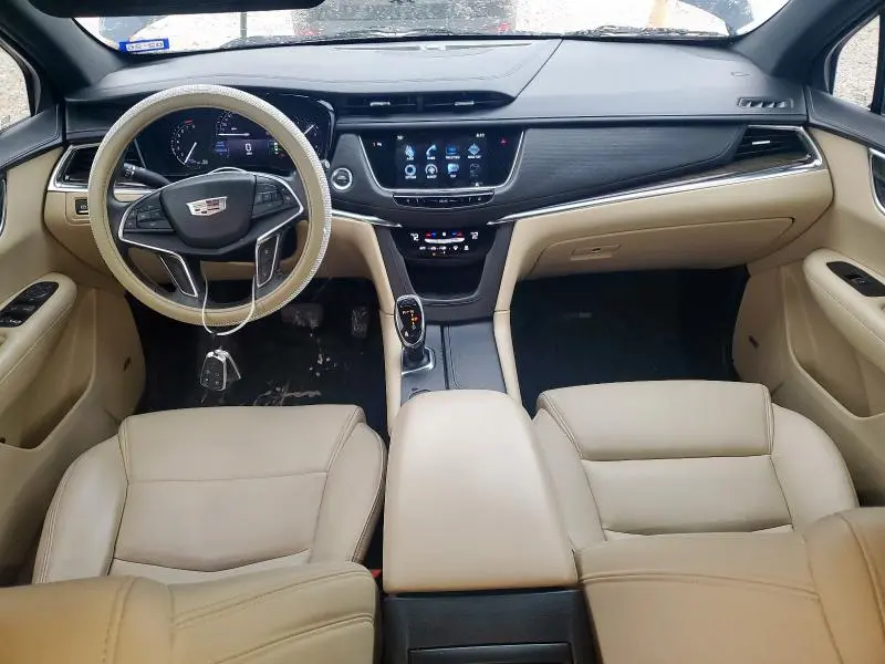 2017 CADILLAC XT5 