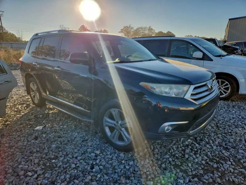 2013 TOYOTA HIGHLANDER LIMITED  