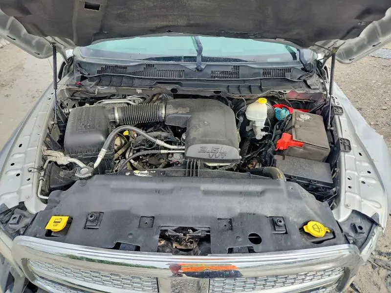 2013 RAM 1500 SLT  