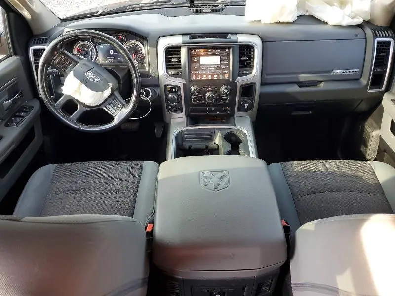 2017 RAM 1500 SLT  