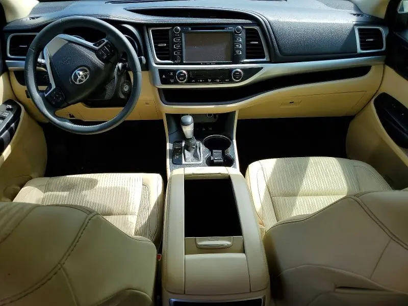 2016 TOYOTA HIGHLANDER LE PLUS  