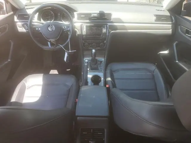 2018 VOLKSWAGEN PASSAT SE  