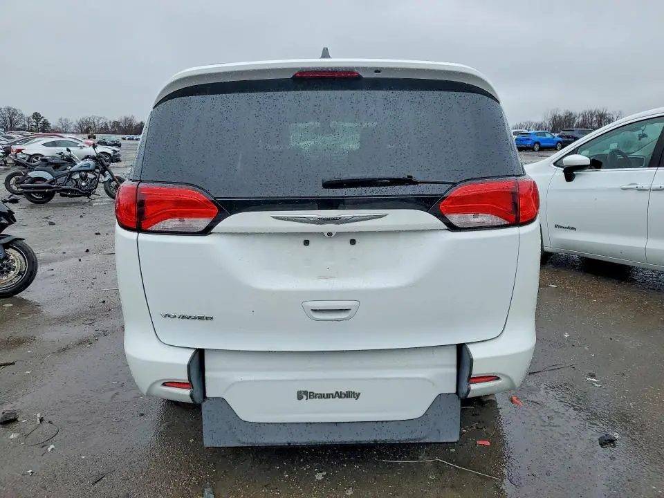 2021 CHRYSLER VOYAGER LXI  