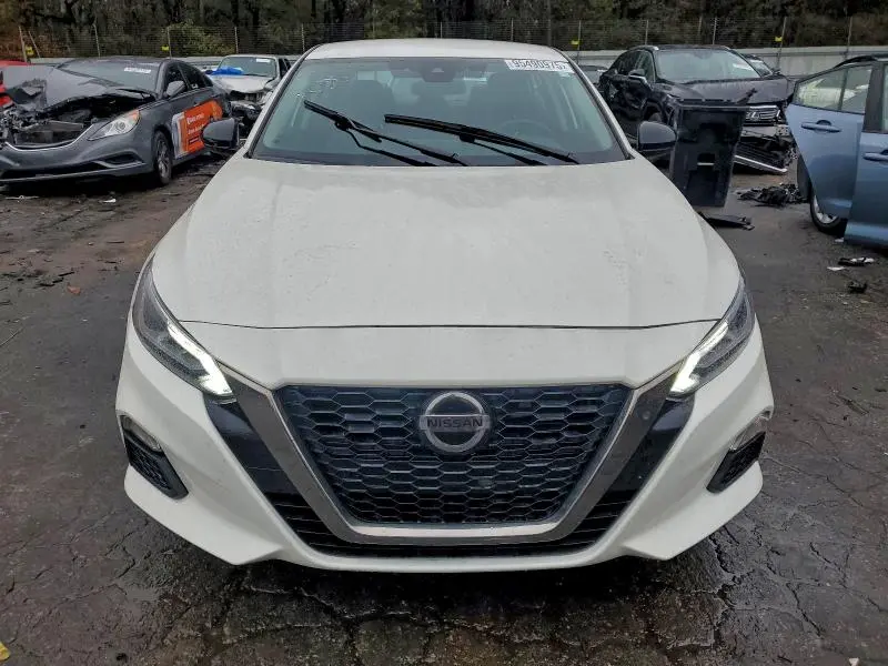 2022 NISSAN ALTIMA SR  