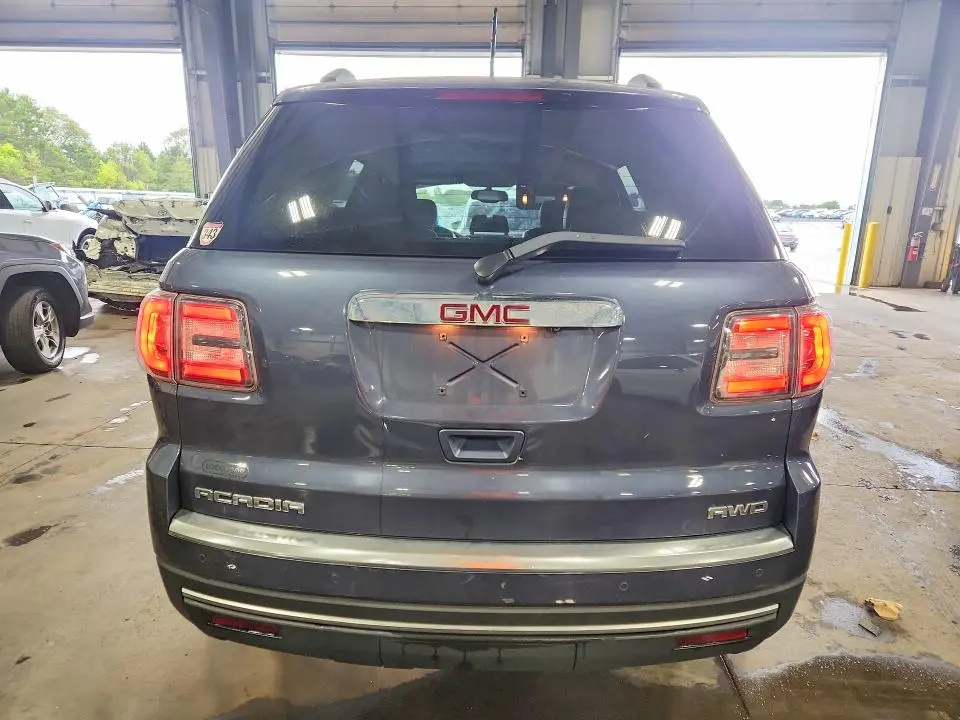 2013 GMC ACADIA SLT-1  