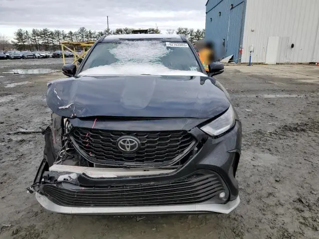 2021 TOYOTA HIGHLANDER XSE  