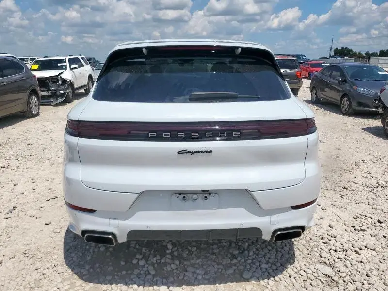 2024 PORSCHE CAYENNE E-HYBRID  