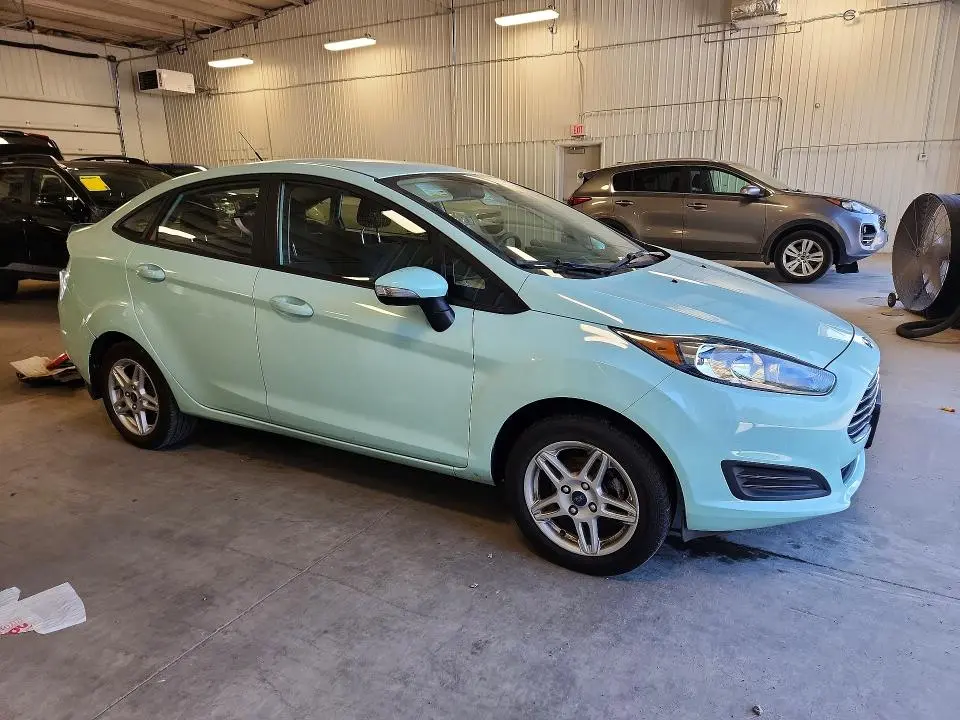 2017 FORD FIESTA SE  