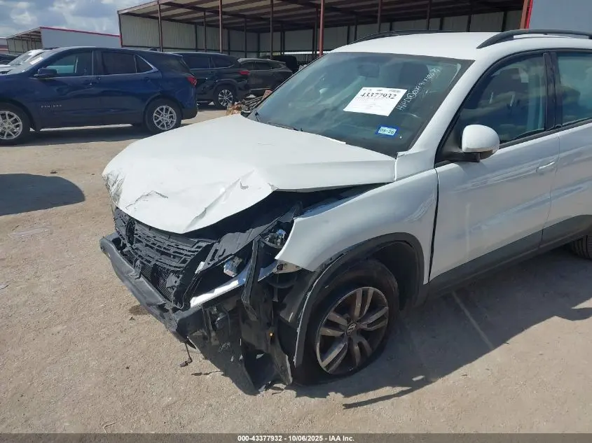 2015 VOLKSWAGEN TIGUAN S