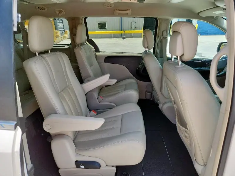 2011 CHRYSLER TOWN & COUNTRY TOURING L  