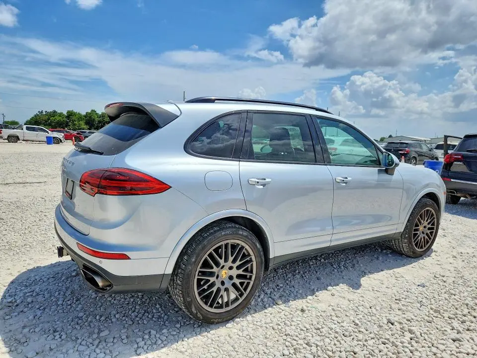 2018 PORSCHE CAYENNE   