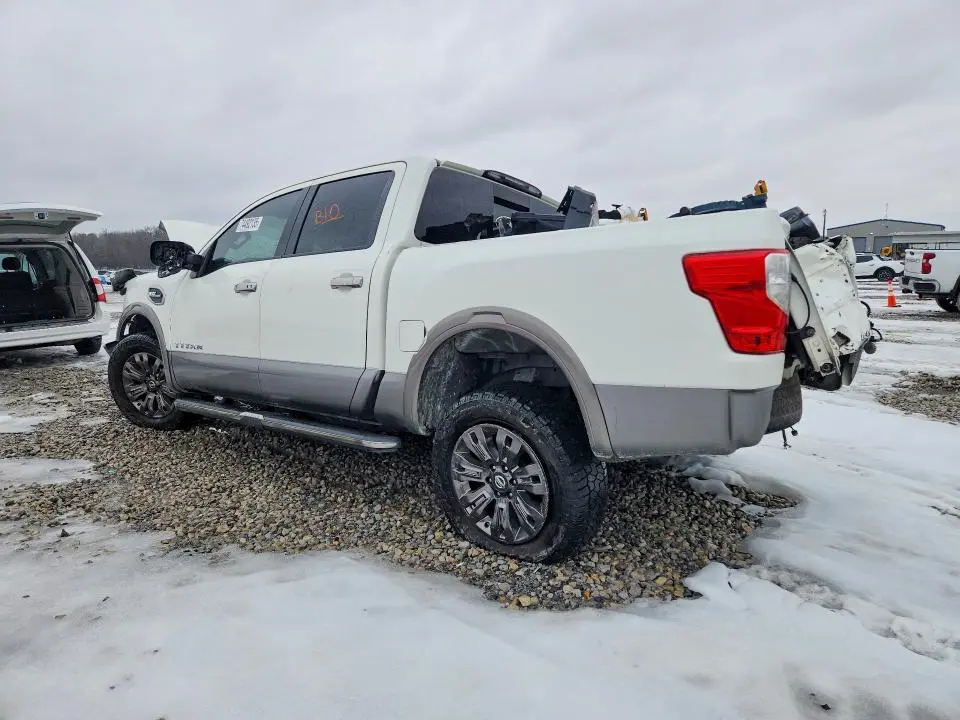 2017 NISSAN TITAN SV  