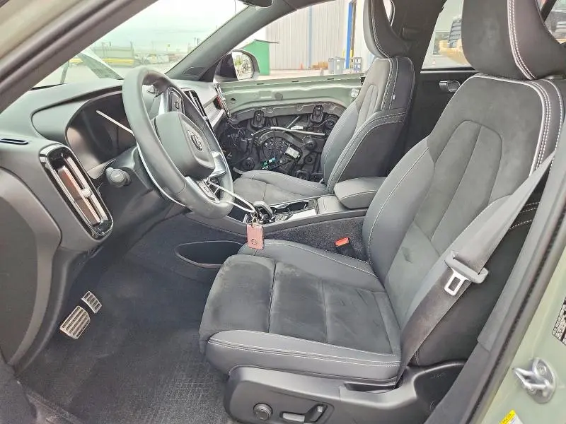 2022 VOLVO XC40 P8 RECHARGE ULTIMATE  