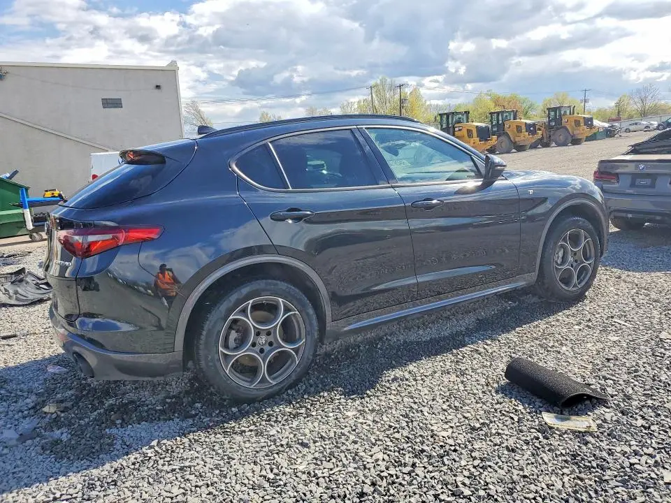 2022 ALFA ROMEO STELVIO TI  