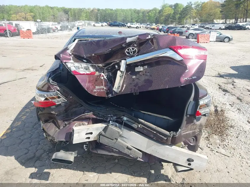 2016 TOYOTA AVALON XLE