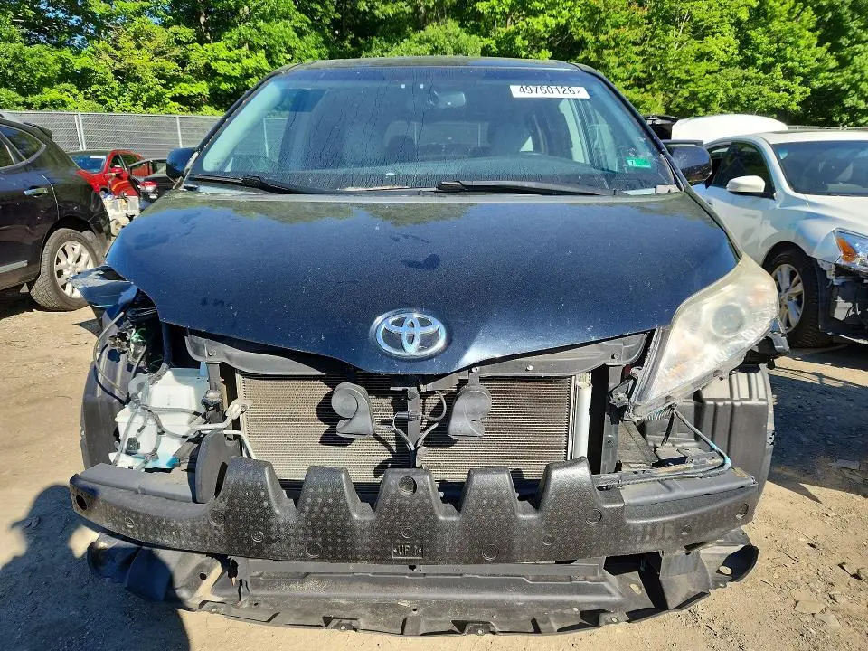 2015 TOYOTA SIENNA XLE PREMIUM 7-PASSENGER  