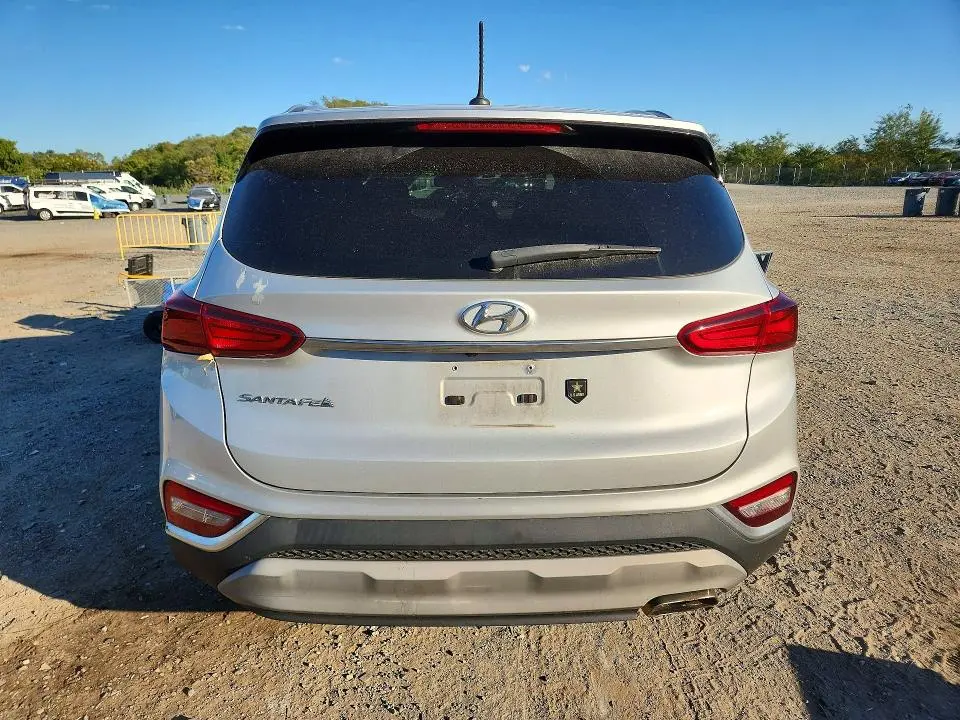 2019 HYUNDAI SANTA FE SE  
