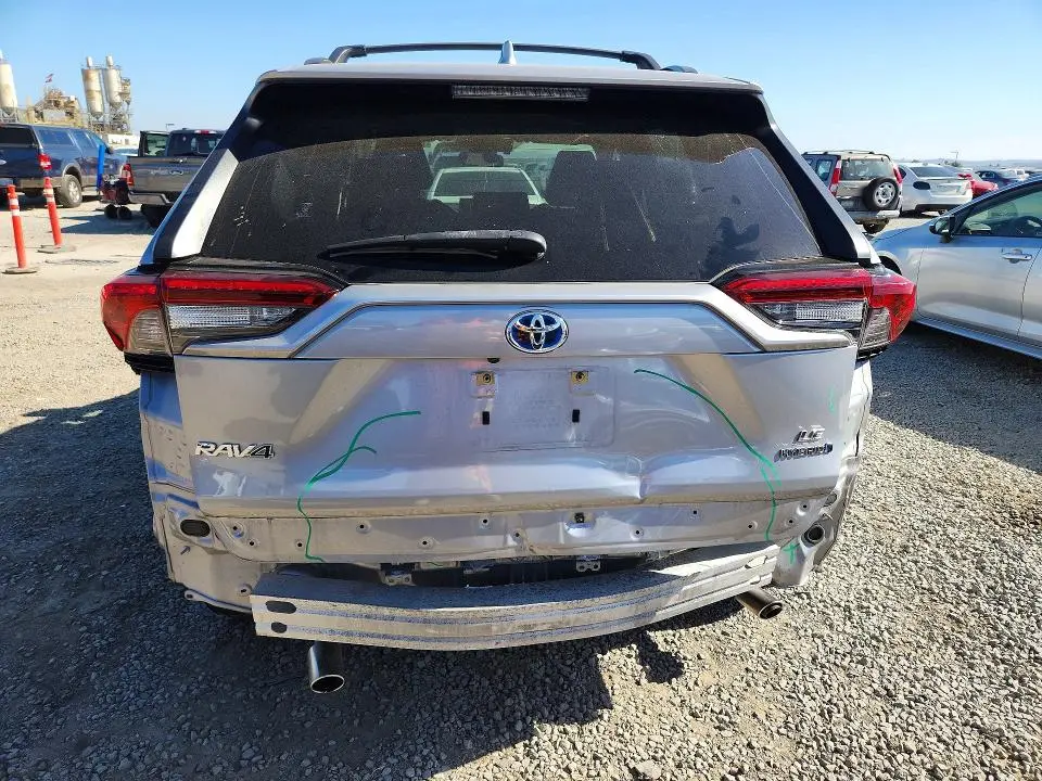 2019 TOYOTA RAV4 LE  